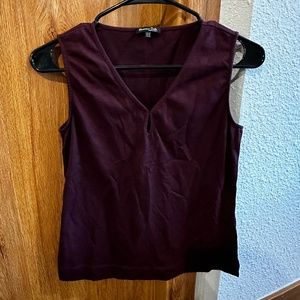 Massimo dutti sleeveless top used XS maroon color